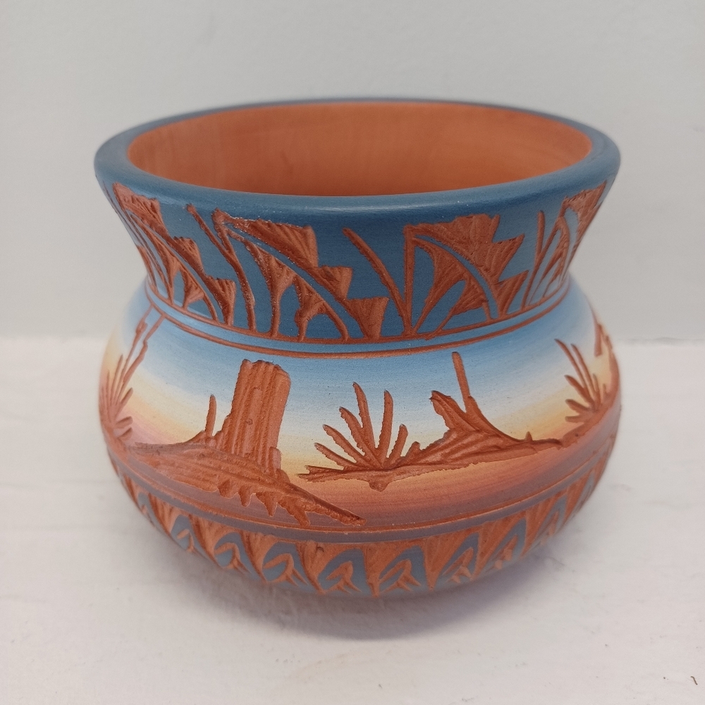 Navajo Native American Made Red Earth Pottery Mesa Verde Terracotta Art Vase